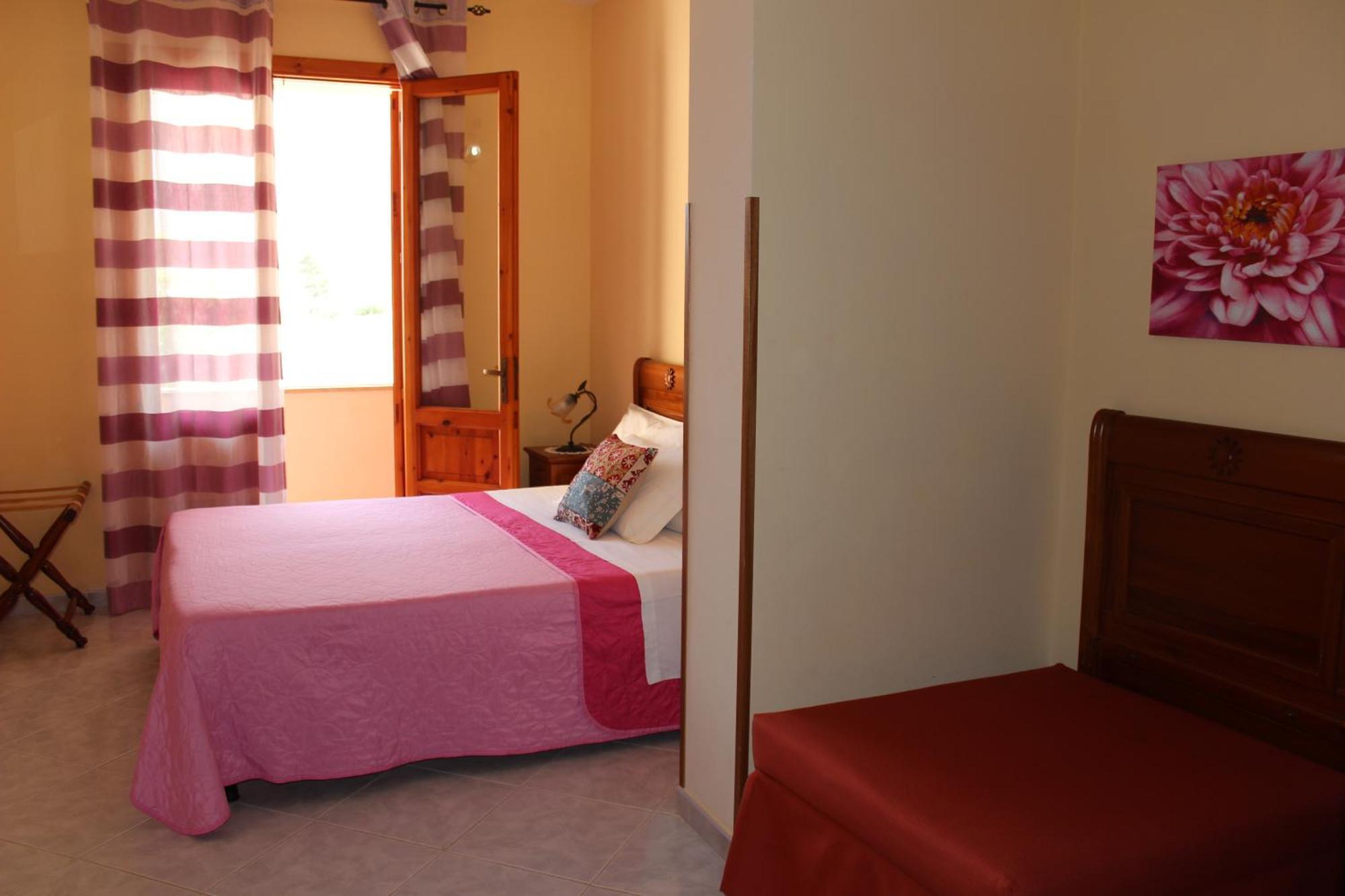 Raggio Di Sole Bed & Breakfast Macari Eksteriør billede