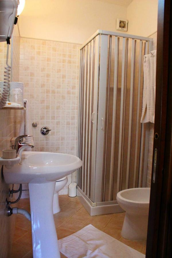 Raggio Di Sole Bed & Breakfast Macari Eksteriør billede